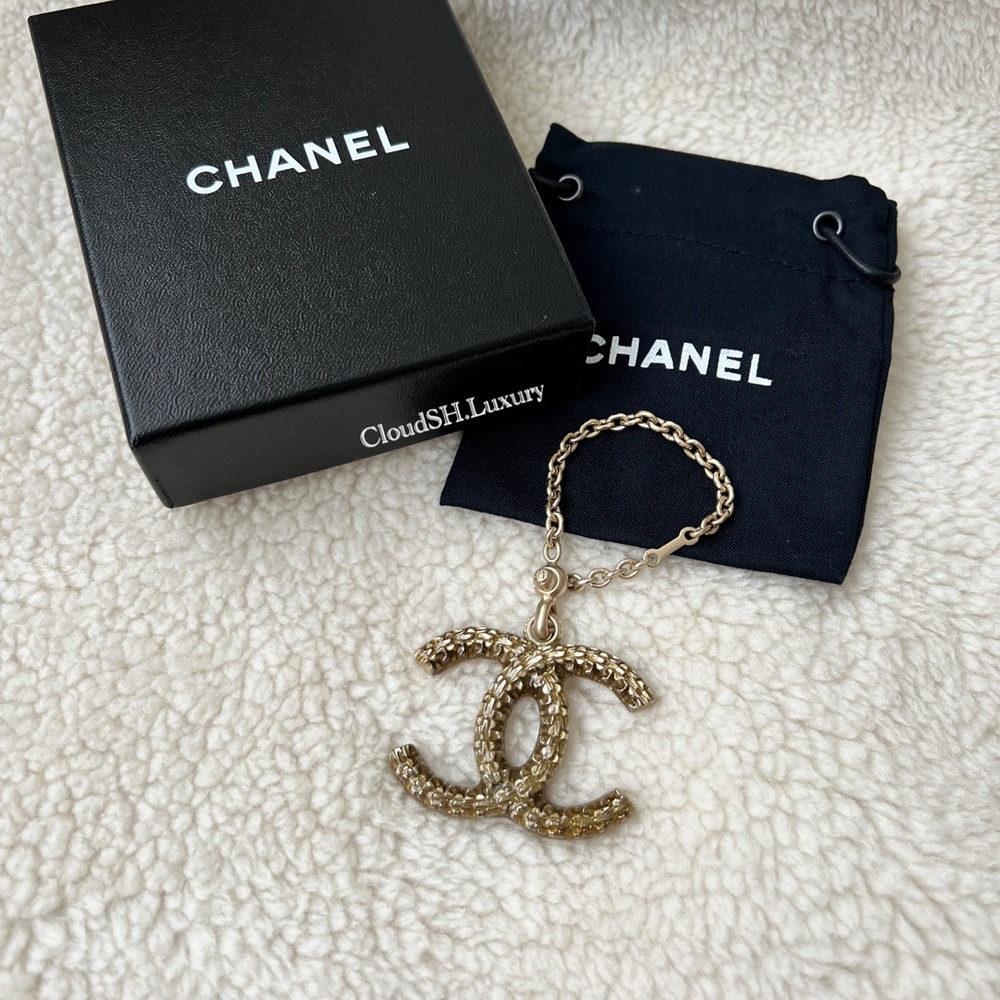 Auth Chanel Gold CC Logo Metal Bag Charm / Key Charm